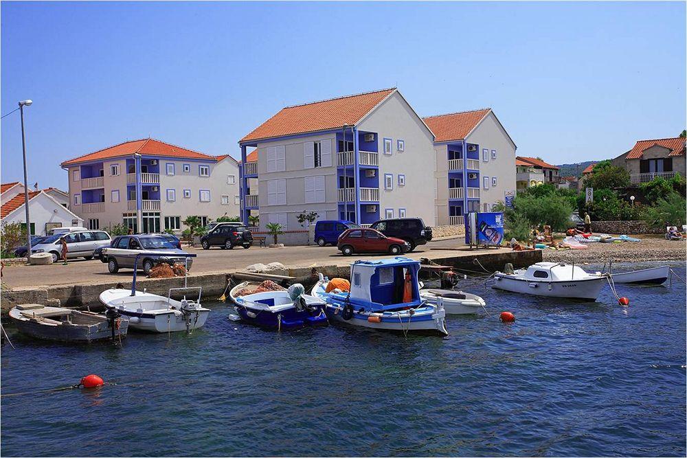 Aparthotel Marina Gromela Mirce Zewnętrze zdjęcie